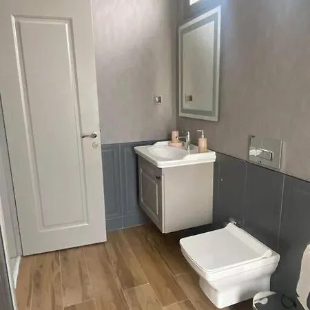 Ξενοδοχείο Moderne In Κουσάντασι